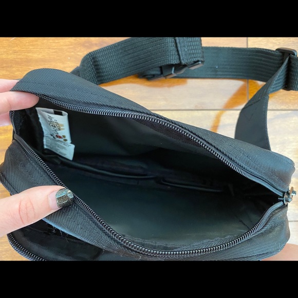 Disney Tigger fanny pack - Picture 3 of 5